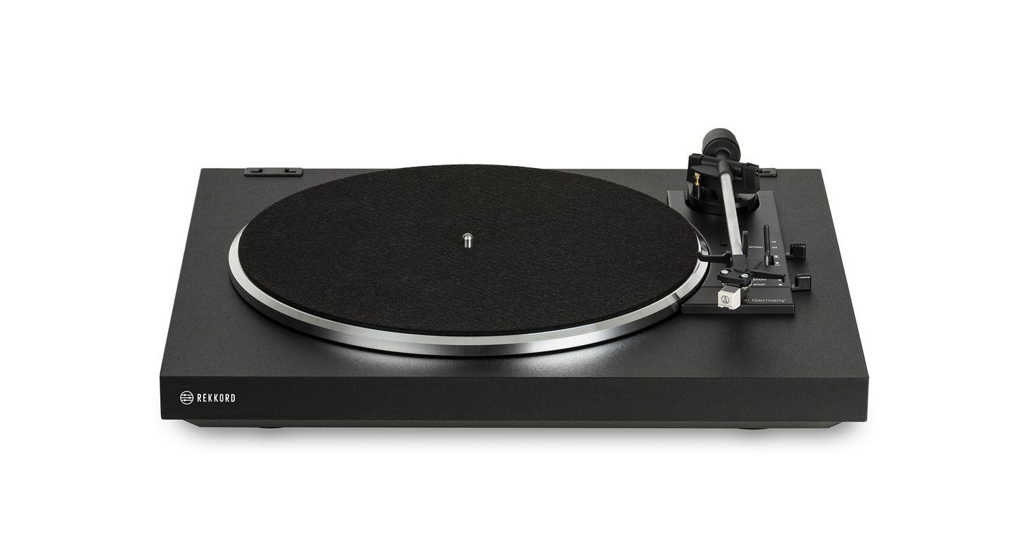 F100 FULLY AUTOMATIC ENTRY LEVEL RECORD PLAYER